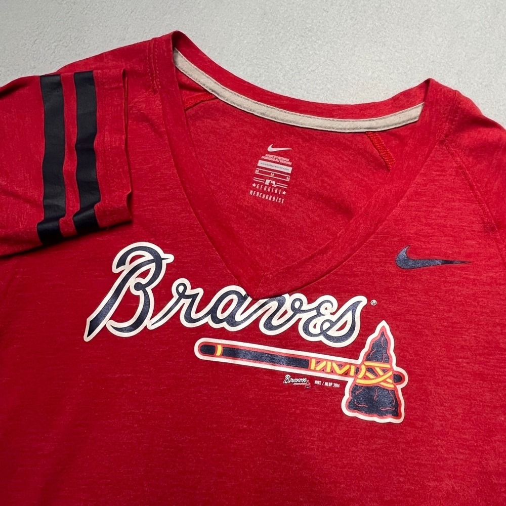 Nike Atlanta Braves MLB Womens Red‎ V-Neck Graphic T-Shirt Medium Striped Sleeve
